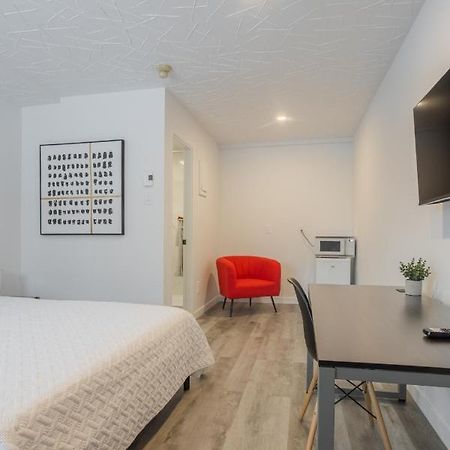 Motel Champlain Броссар Экстерьер фото