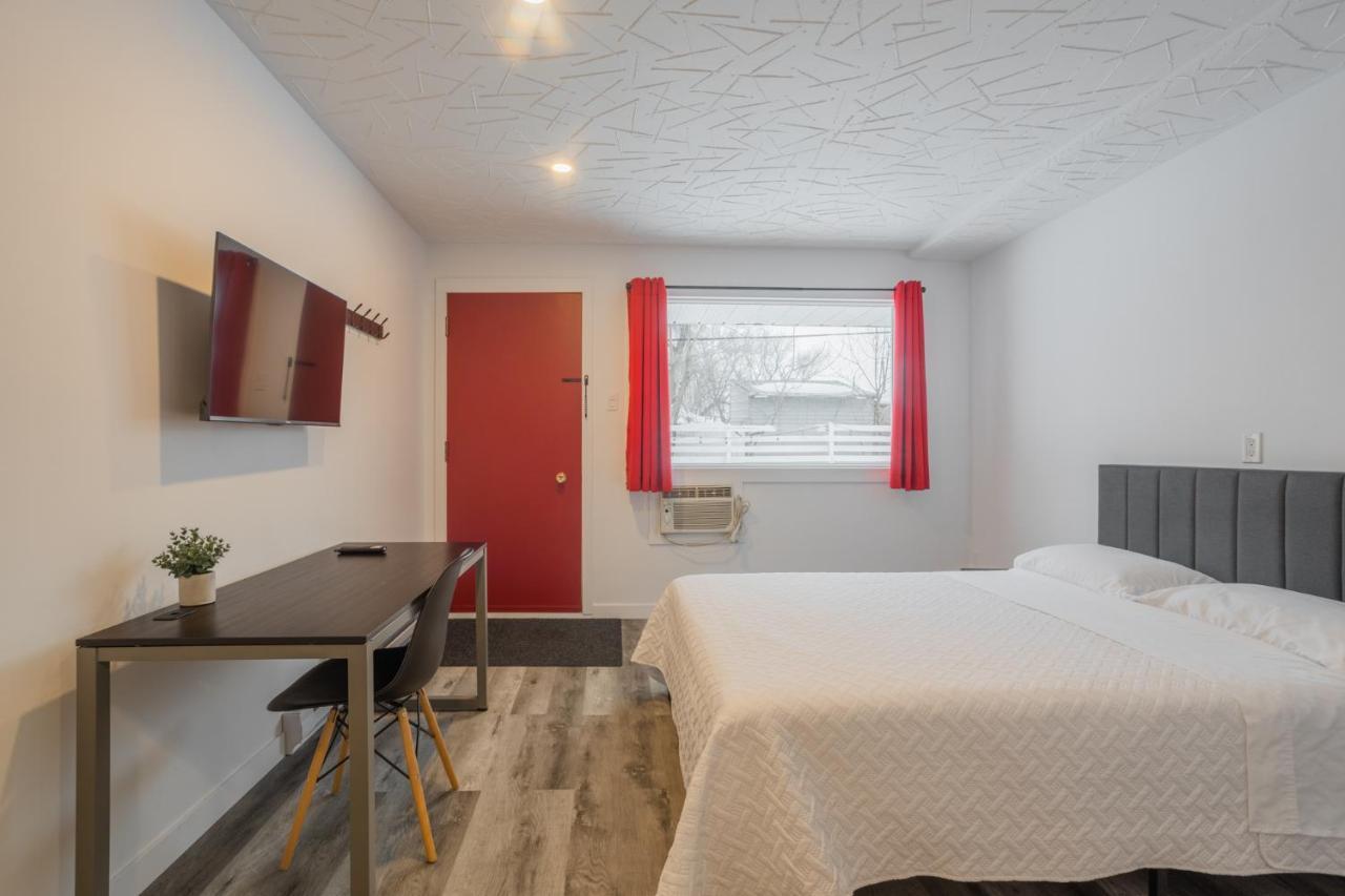 Motel Champlain Броссар Экстерьер фото