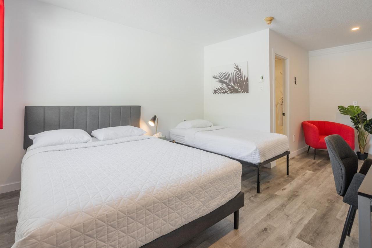 Motel Champlain Броссар Экстерьер фото