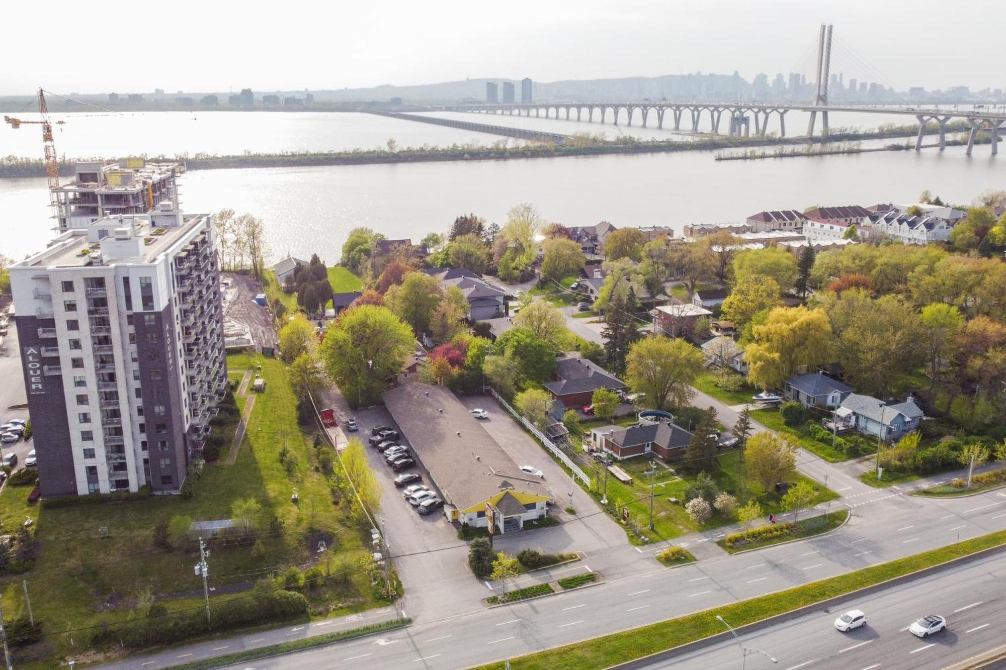 Motel Champlain Броссар Экстерьер фото