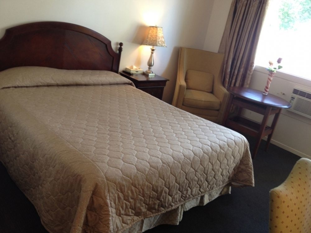 Motel Champlain Броссар Экстерьер фото
