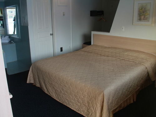 Motel Champlain Броссар Экстерьер фото
